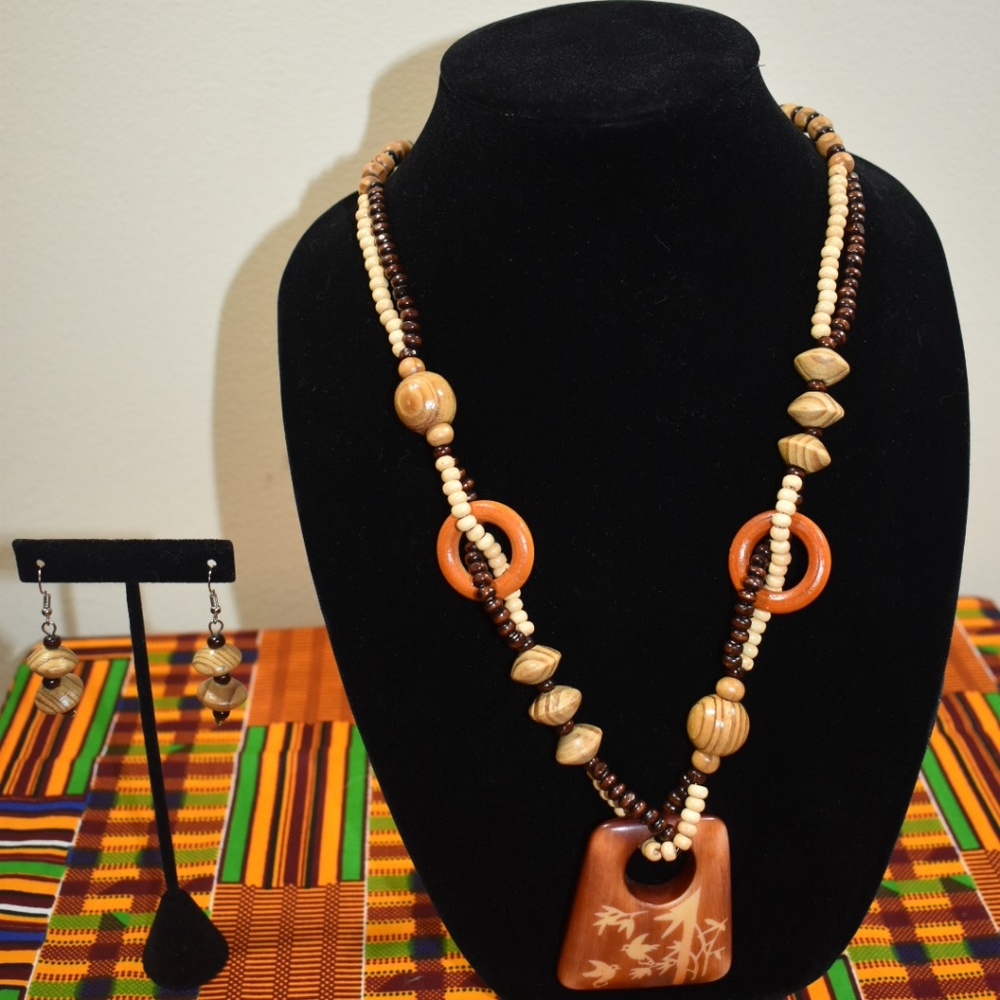 Matching Set: African Wooden Necklace and Earrings - Picture 3 of 8